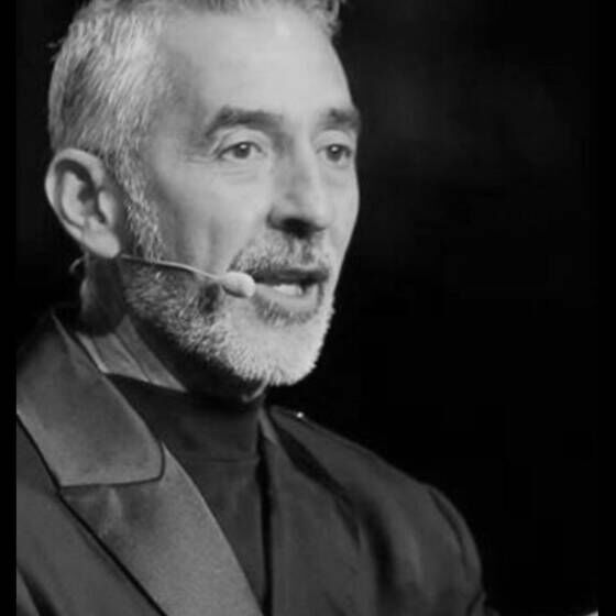 Redken Custom Class with Johnny Stellato (In-Salon)